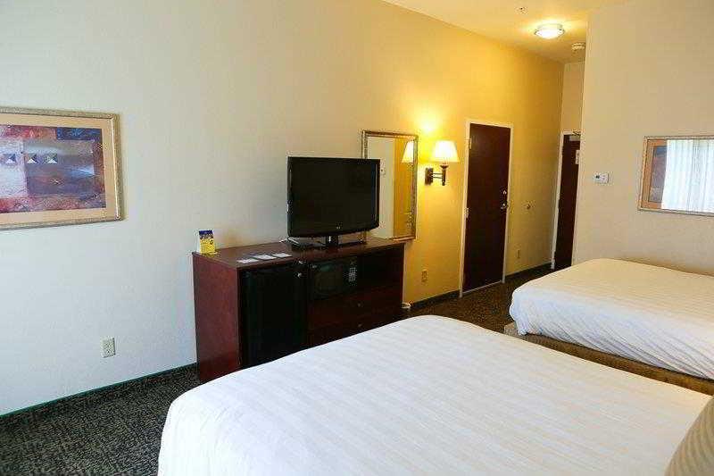 Country Inn & Suites By Radisson, Midway - Tallahassee West Buitenkant foto