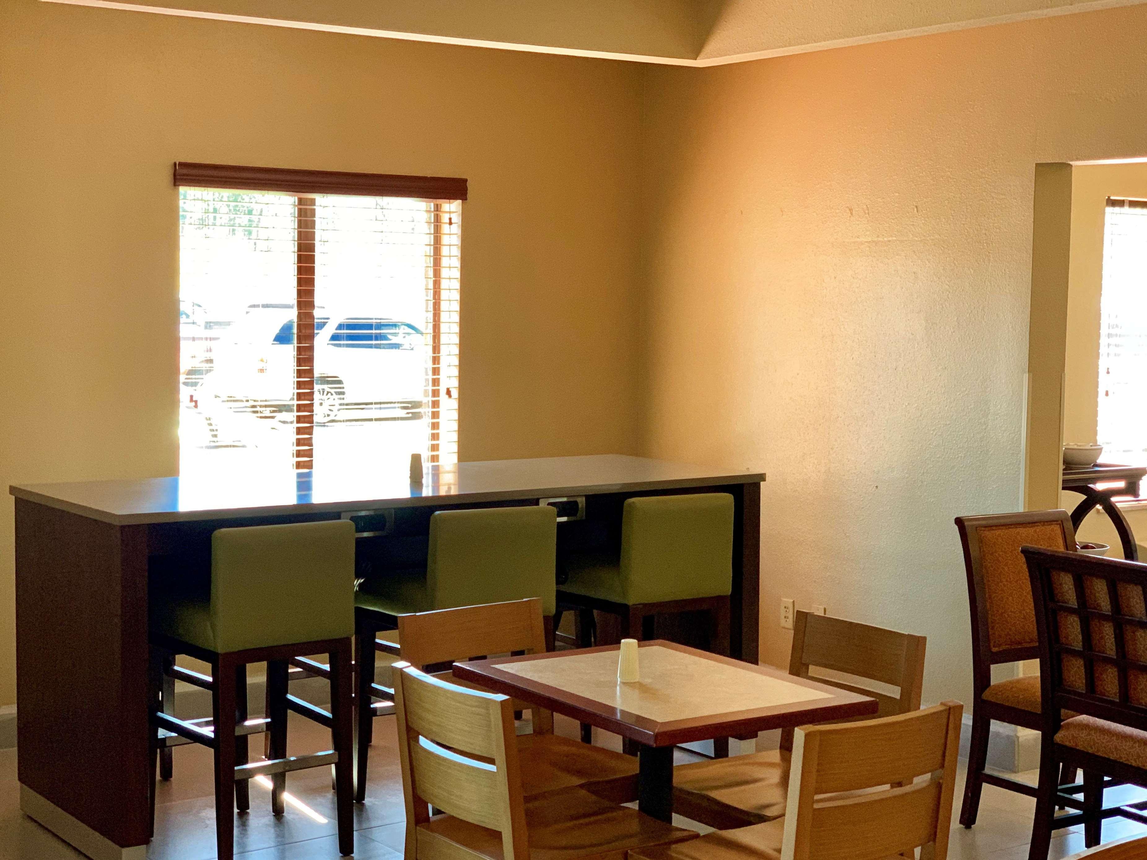 Country Inn & Suites By Radisson, Midway - Tallahassee West Buitenkant foto