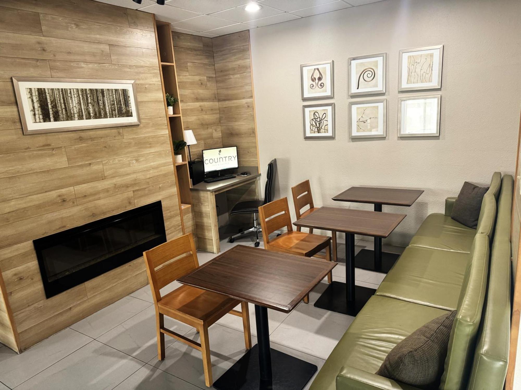 Country Inn & Suites By Radisson, Midway - Tallahassee West Buitenkant foto
